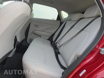 2025 Hyundai Kona SEL - miniatura 13