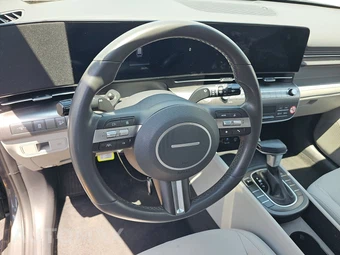 2025 Hyundai Kona SEL - miniatura 10