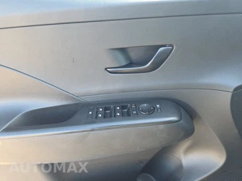 2025 Hyundai Kona SEL - miniatura 9