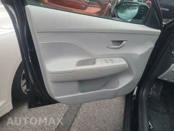 2025 Hyundai Kona SEL - miniatura 9