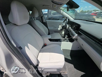 2025 Hyundai Kona SEL - miniatura 8