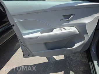 2025 Hyundai Kona SEL - miniatura 9