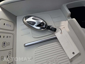 2025 Hyundai Santa Fe Hybrid Limited - miniatura 8