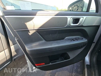 2025 Hyundai Santa Fe SE - miniatura 9