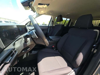 2025 Hyundai Santa Fe SE - miniatura 3