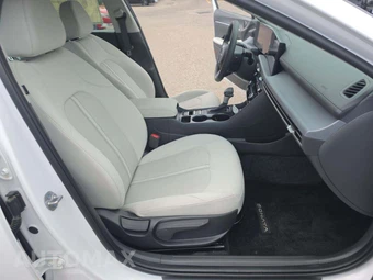 2025 Hyundai Sonata SE - miniatura 15