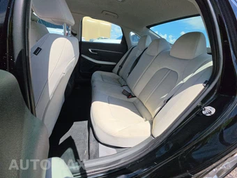 2025 Hyundai Sonata SE - miniatura 13