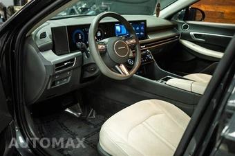 2025 Hyundai Sonata SEL - miniatura 8
