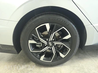 2025 Hyundai Sonata SEL - miniatura 10