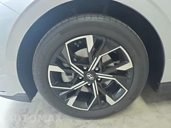 2025 Hyundai Sonata SEL - miniatura 8