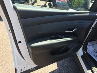2025 Hyundai Tucson SE - miniatura 9