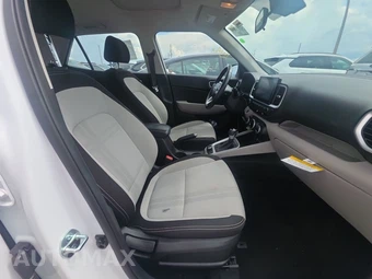 2025 Hyundai Venue SEL - miniatura 8