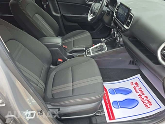 2025 Hyundai Venue SEL - miniatura 18