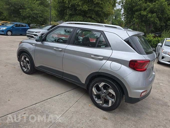 2025 Hyundai Venue SEL - miniatura 2
