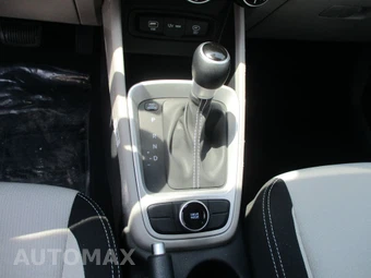 2025 Hyundai Venue SEL - miniatura 17
