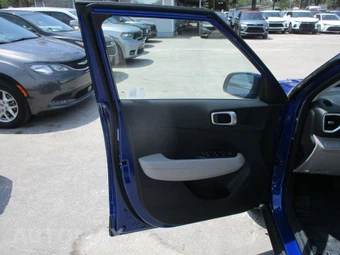 2025 Hyundai Venue SEL - miniatura 8