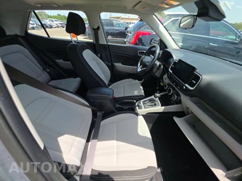 2025 Hyundai Venue SEL - miniatura 8