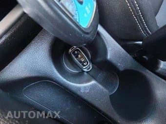 2025 Hyundai Venue SEL - miniatura 8