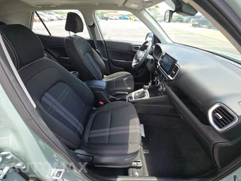 2025 Hyundai Venue SEL - miniatura 8