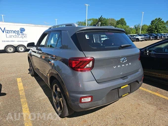 2025 Hyundai Venue SEL - miniatura 2