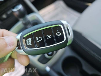 2025 Hyundai Venue SEL - miniatura 8