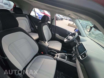 2025 Hyundai Venue SEL - miniatura 18