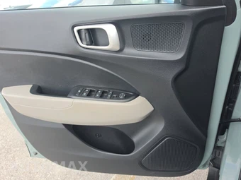 2025 Hyundai Venue SEL - miniatura 15