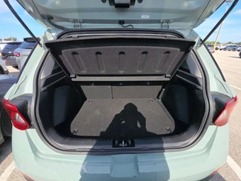 2025 Hyundai Venue SEL - miniatura 16