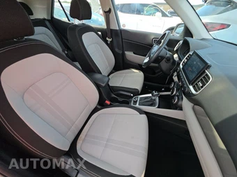 2025 Hyundai Venue SEL - miniatura 8