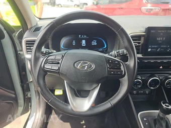 2025 Hyundai Venue SEL - miniatura 10
