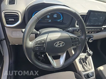 2025 Hyundai Venue SEL - miniatura 10