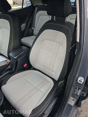 2025 Hyundai Venue SEL - miniatura 6