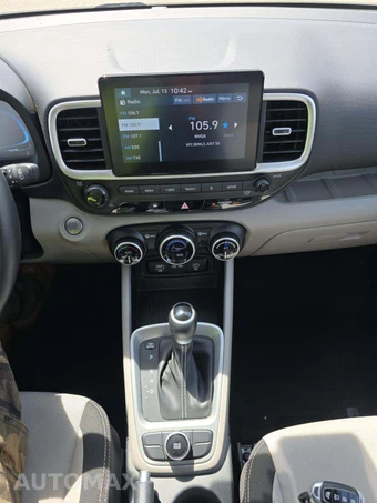 2025 Hyundai Venue SEL - miniatura 10