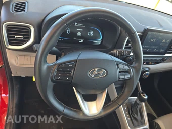 2025 Hyundai Venue SEL - miniatura 10