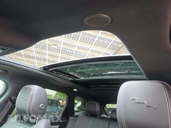 2025 Jaguar F-PACE R-Dynamic S – miniatura 8