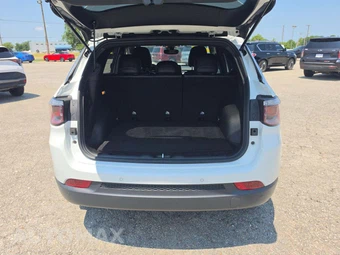 2025 Jeep Compass Latitude - miniatura 11