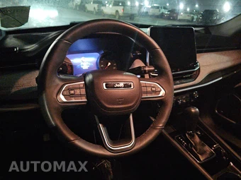 2025 Jeep Compass Latitude - miniatura 11