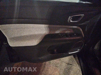 2025 Jeep Compass Latitude - miniatura 9