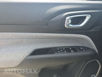 2025 Jeep Compass Latitude - miniatura 9