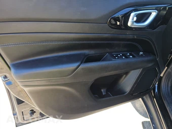 2025 Jeep Compass Latitude - miniatura 9