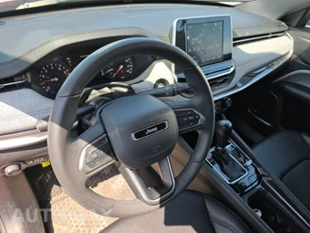 2025 Jeep Compass Latitude - miniatura 10