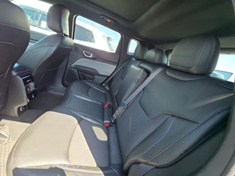 2025 Jeep Compass Latitude - miniatura 13