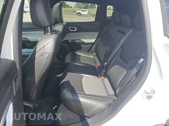 2025 Jeep Compass Latitude - miniatura 13