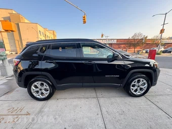 2025 Jeep Compass Latitude - miniatura 8