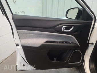 2025 Jeep Compass Latitude - miniatura 9