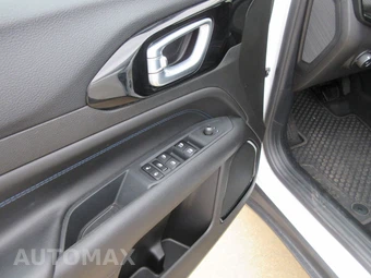 2025 Jeep Compass Latitude - miniatura 12