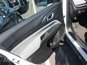 2025 Jeep Compass Latitude - miniatura 9
