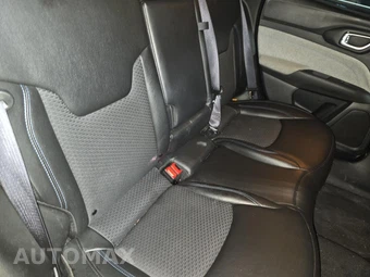 2025 Jeep Compass Latitude - miniatura 18