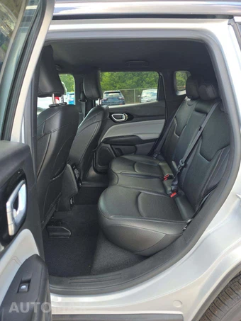 2025 Jeep Compass Limited - miniatura 10