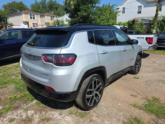 2025 Jeep Compass Limited - miniatura 3